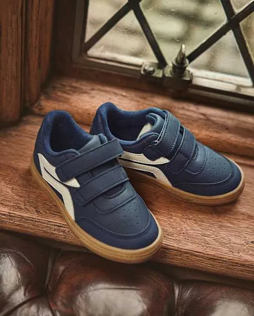 Boys Colorblock Low Top Sneakers - Little Essentials
